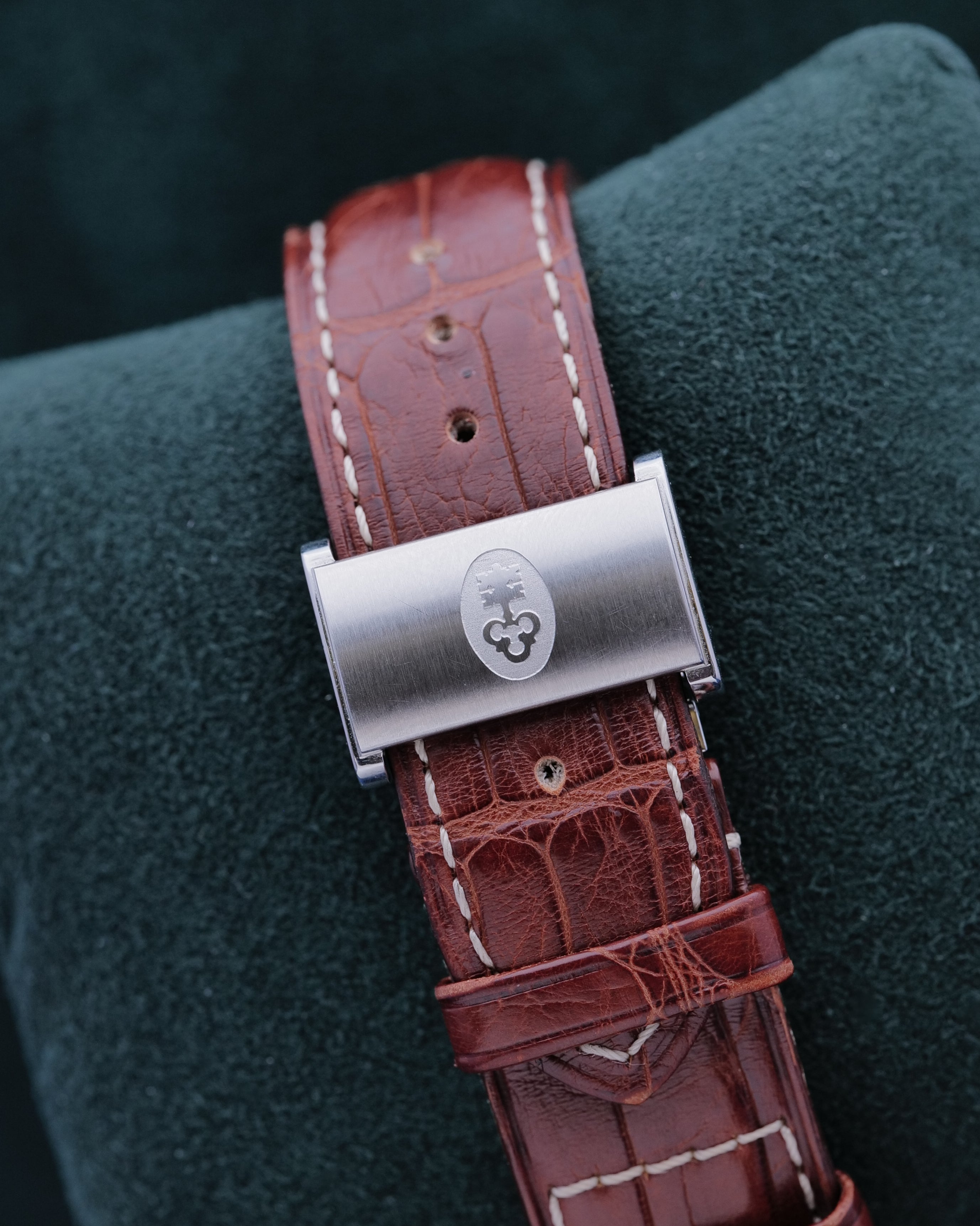 Corum - Classical Jump Hour 154.201.20